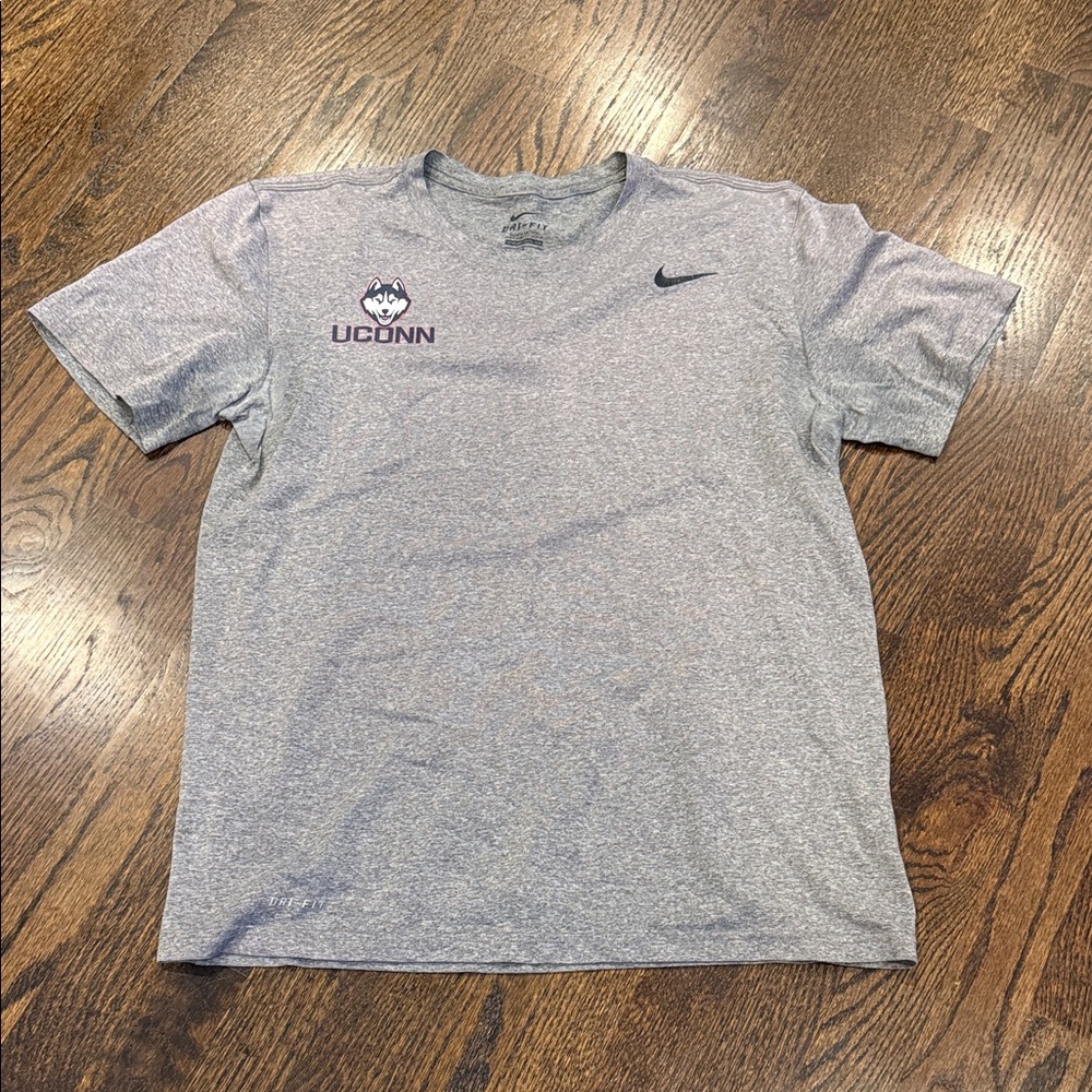 Nike Heather Gray Men's Short Sleeve Tee UConn medium